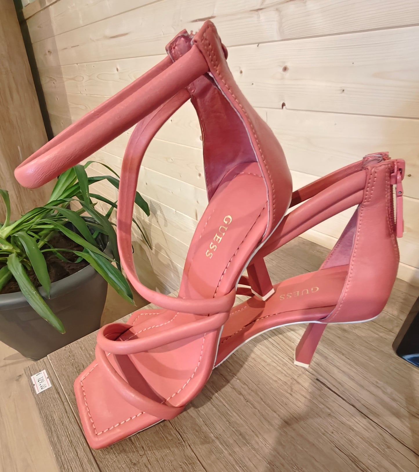 Escarpin GUESS T37